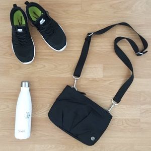 Lululemon Hip To Be Free Bag